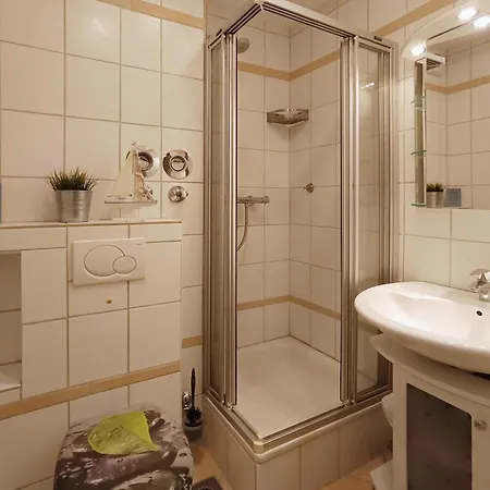 - Haus E, App 0e1308 *